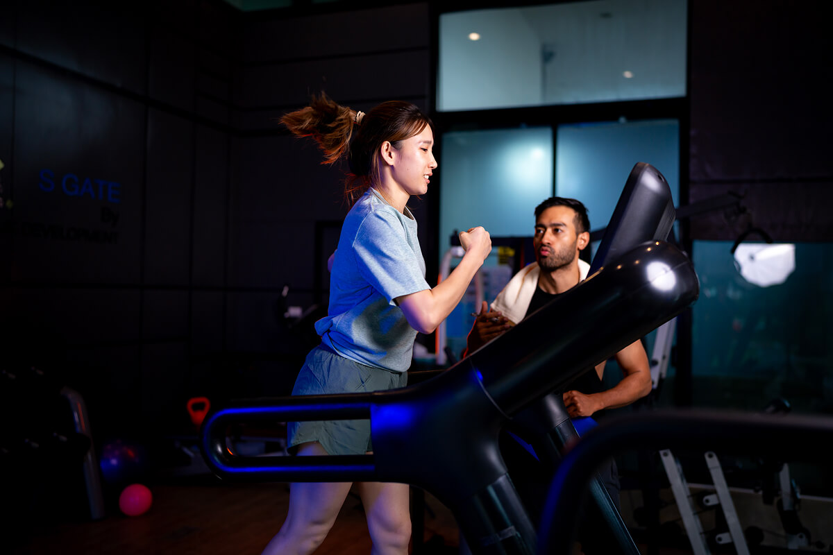 asian-man-and-woman-working-out-one-is-a-trainer-t-A9H5R7J.jpg